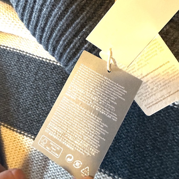 H&M Premium Label gray and cream stripe wool and cashmere turtleneck sweater NWT - Picture 11 of 14
